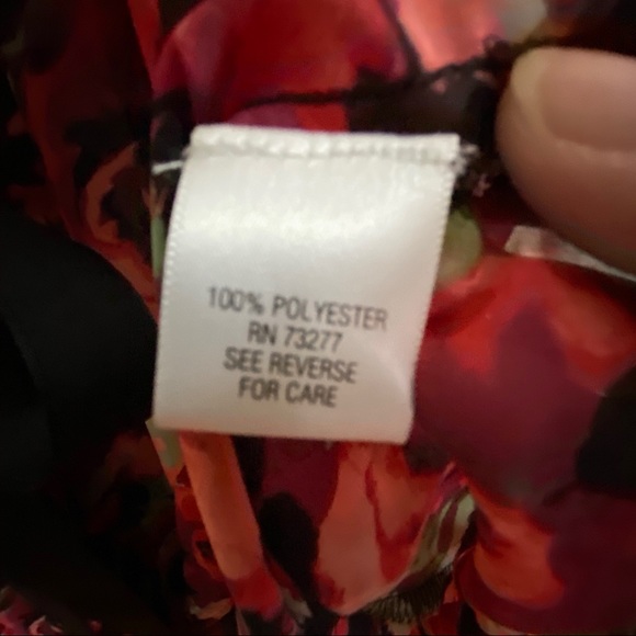 Elle Chiffon Flutter Sleeve Dress - Picture 9 of 10